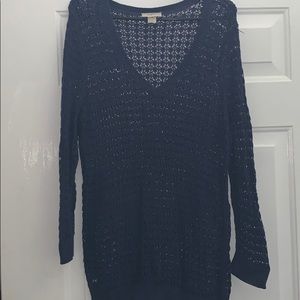 Navy long sleeved oversized sweater